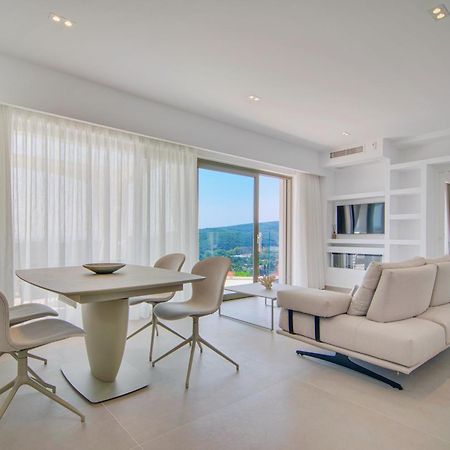 Livinghome Suites Parga Luaran gambar