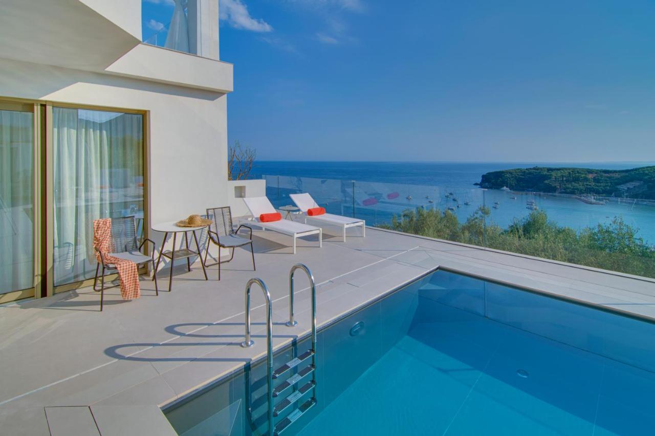 Livinghome Suites Parga Luaran gambar