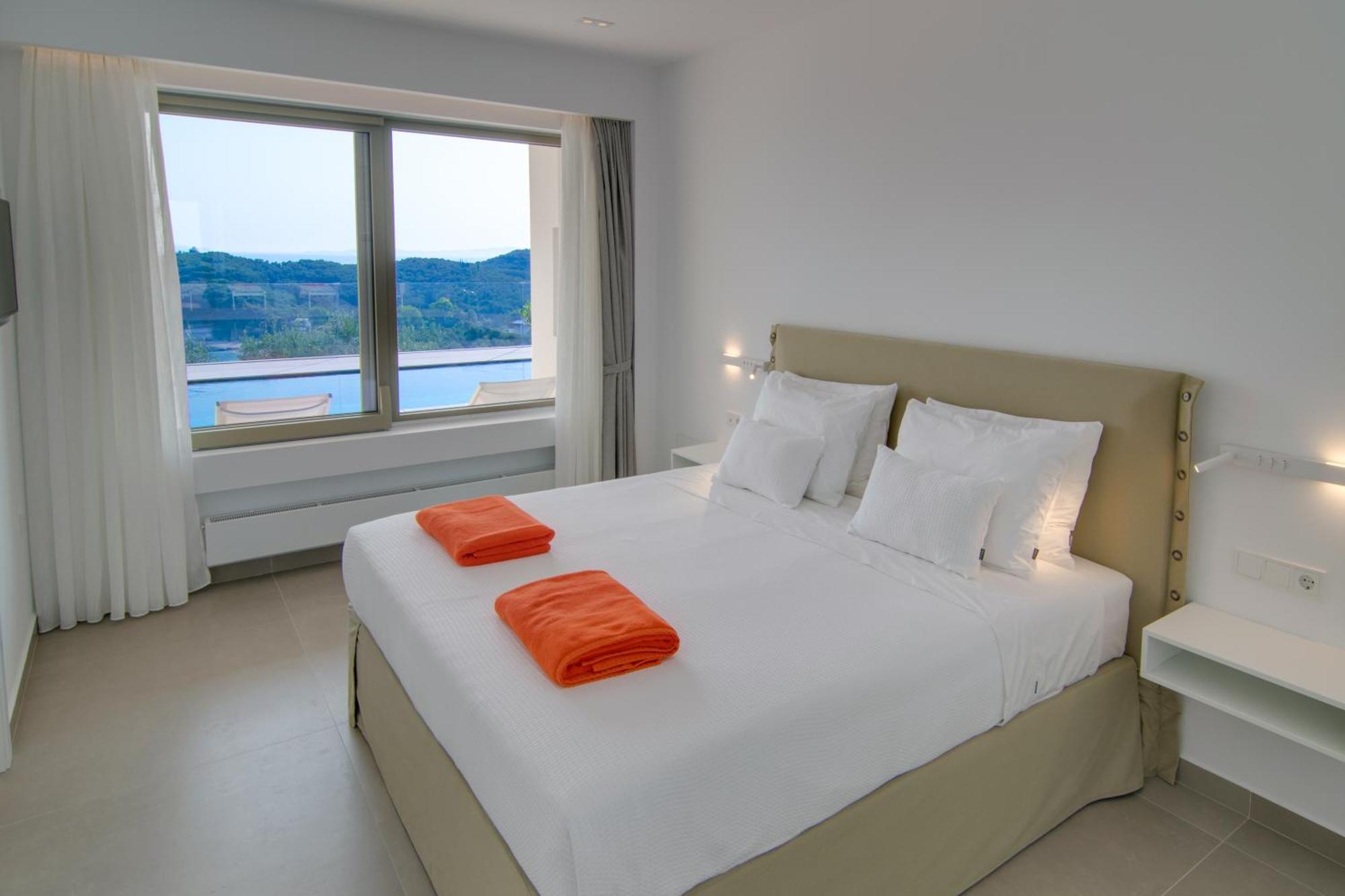 Livinghome Suites Parga Luaran gambar