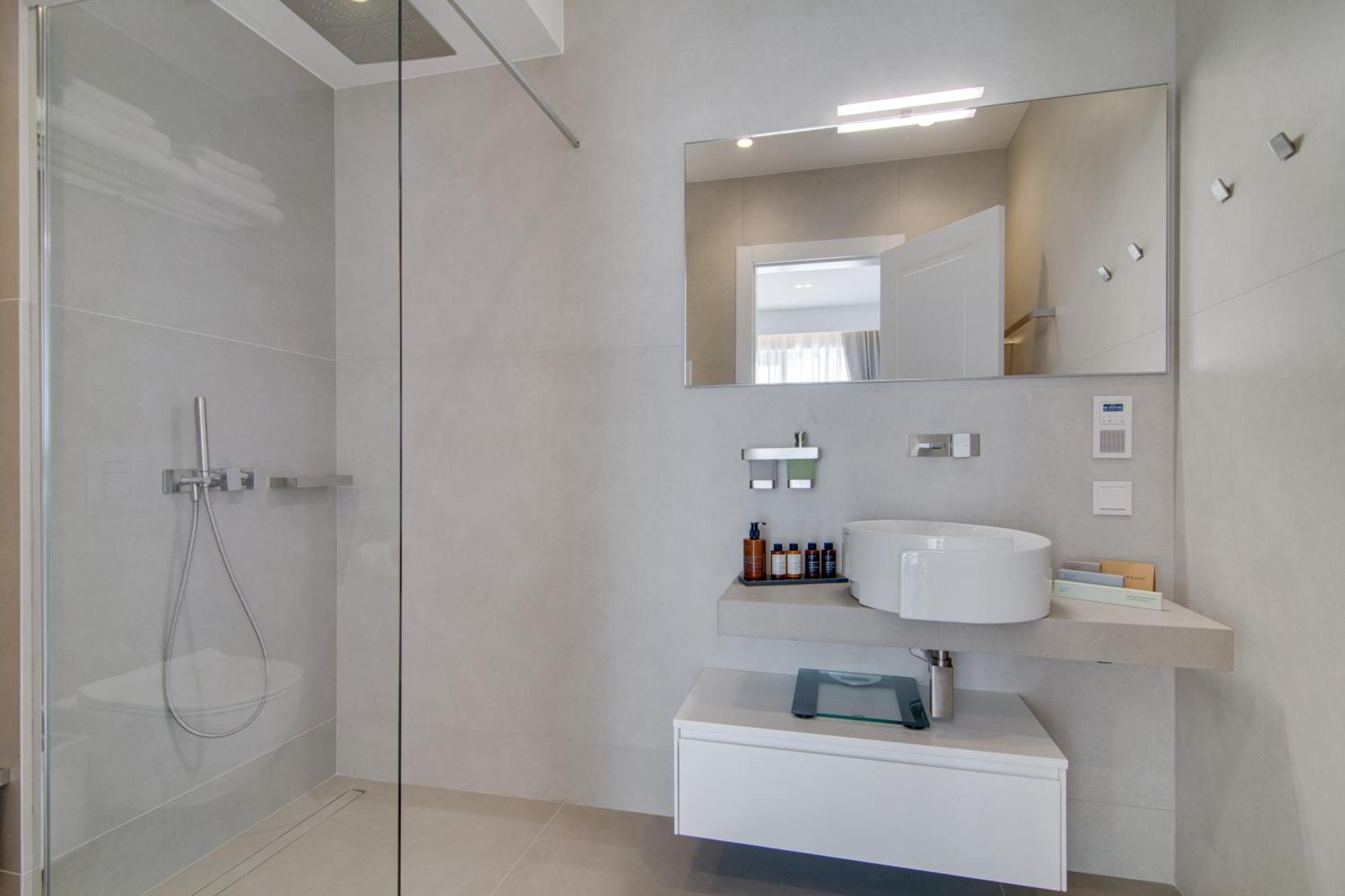 Livinghome Suites Parga Luaran gambar