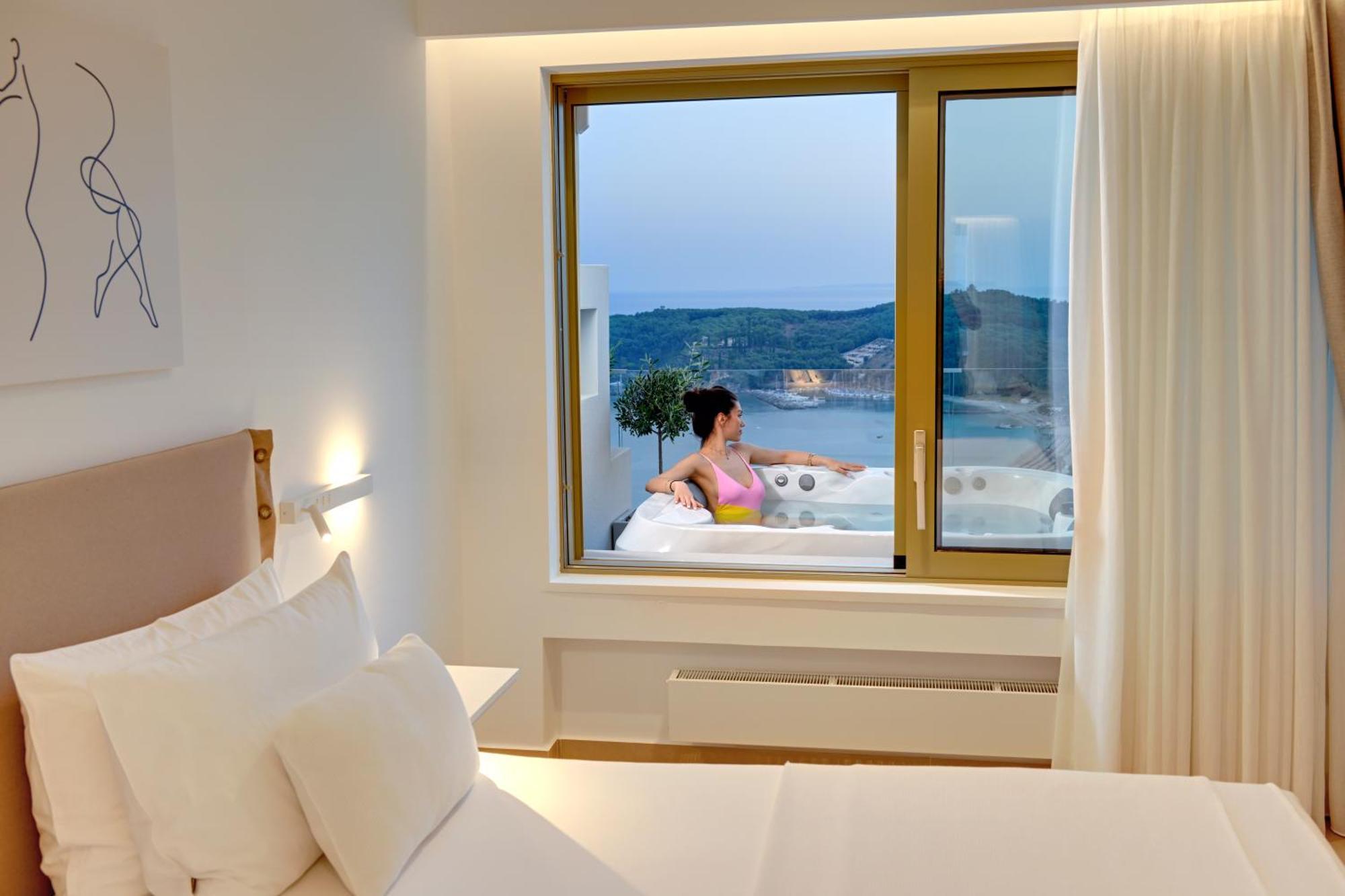 Livinghome Suites Parga Luaran gambar
