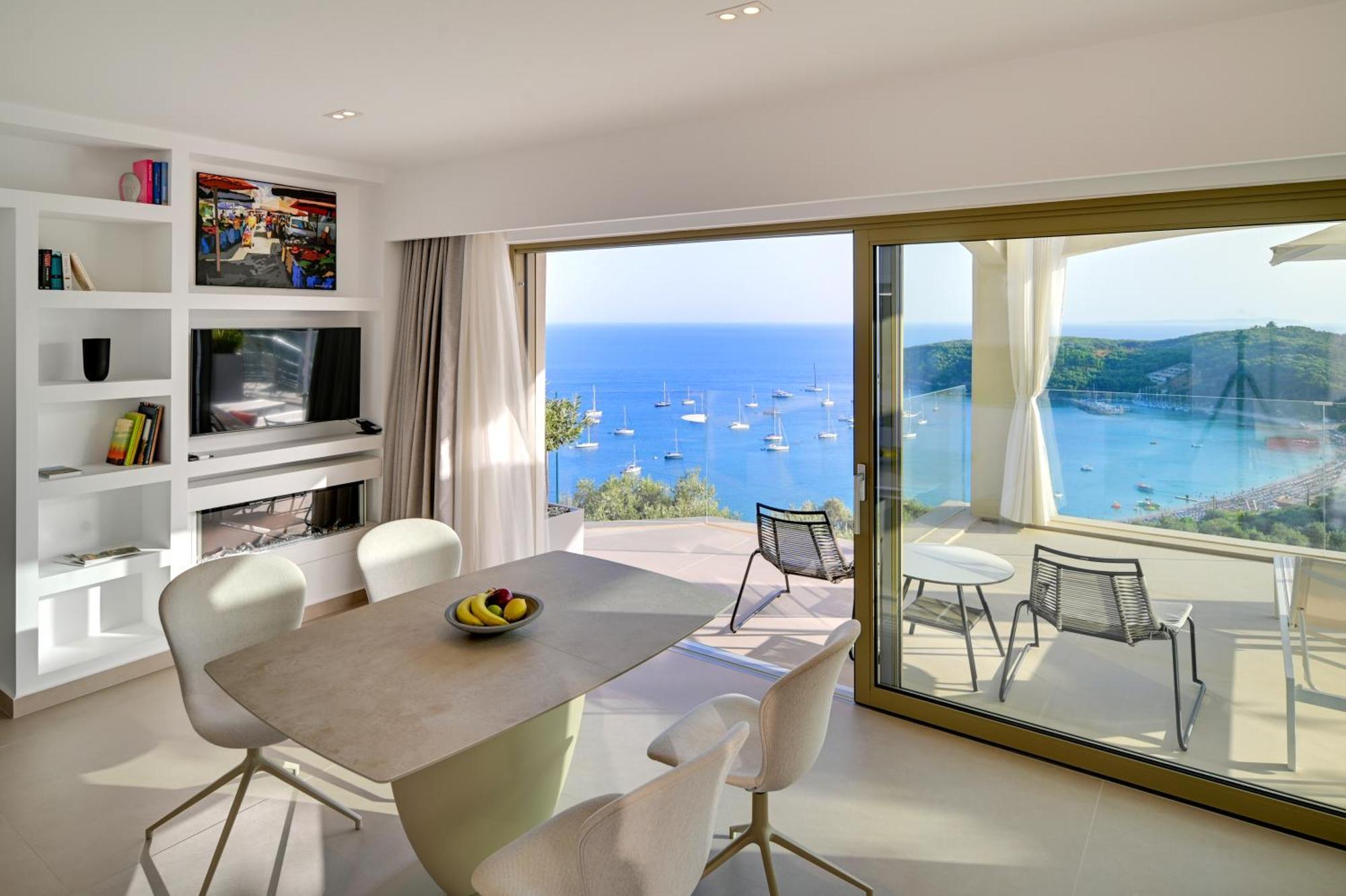 Livinghome Suites Parga Luaran gambar