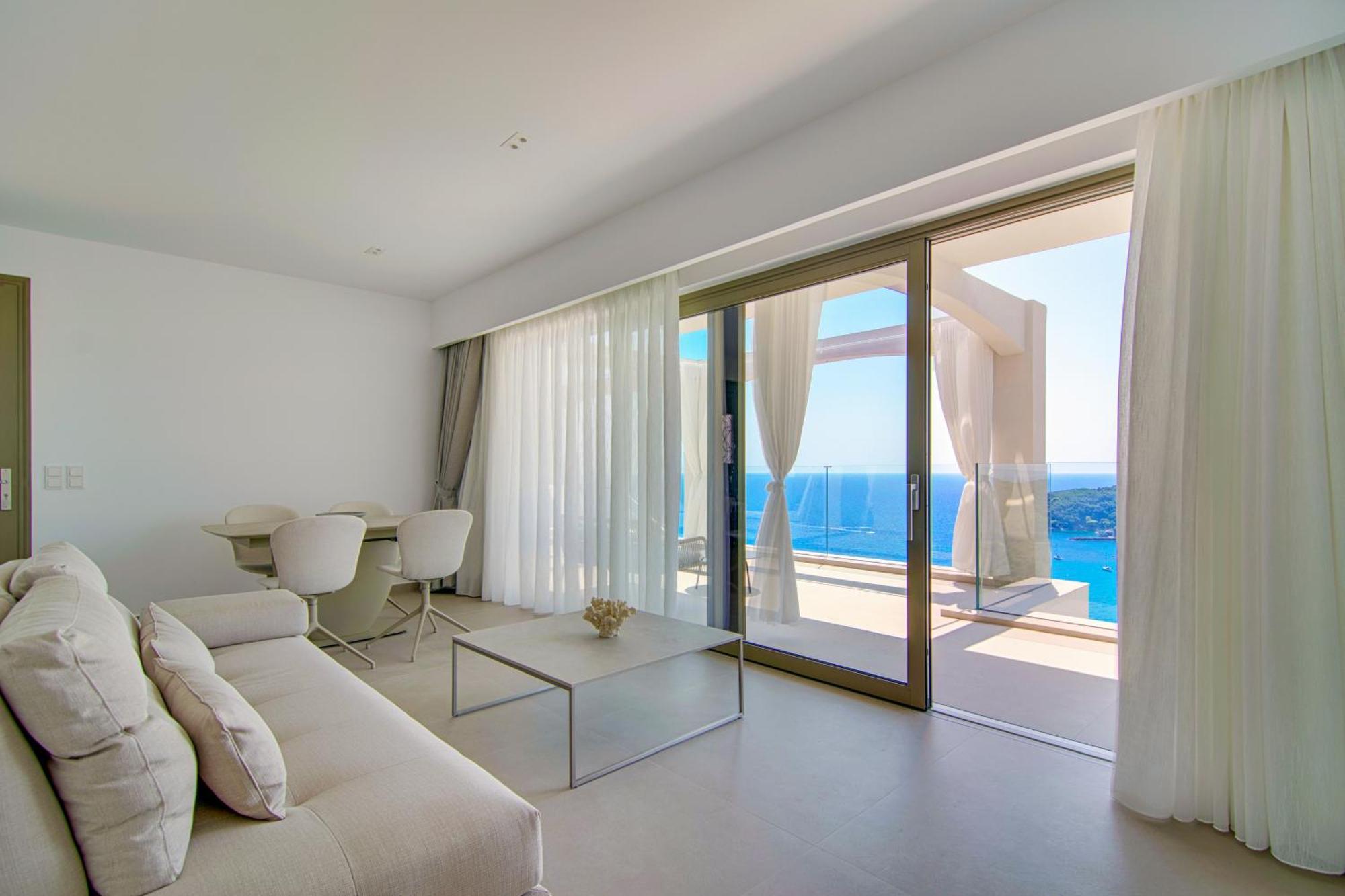 Livinghome Suites Parga Luaran gambar