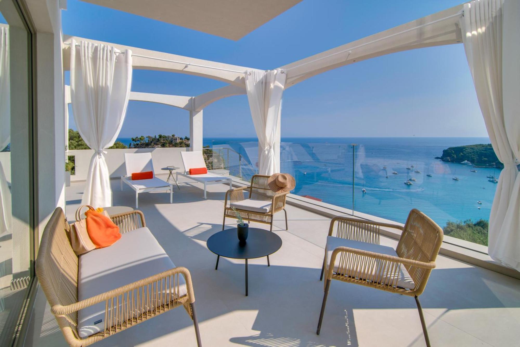 Livinghome Suites Parga Luaran gambar