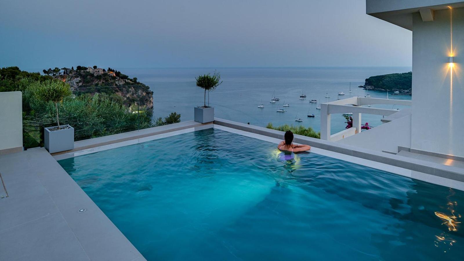 Livinghome Suites Parga Luaran gambar